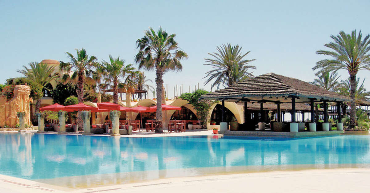 Een foto van het zwembad bij Hotel Africa Jade Thalasso
