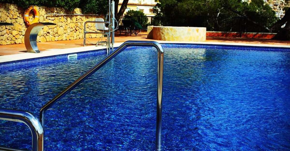 Een foto van het zwembad bij Cala Fornells Hotel