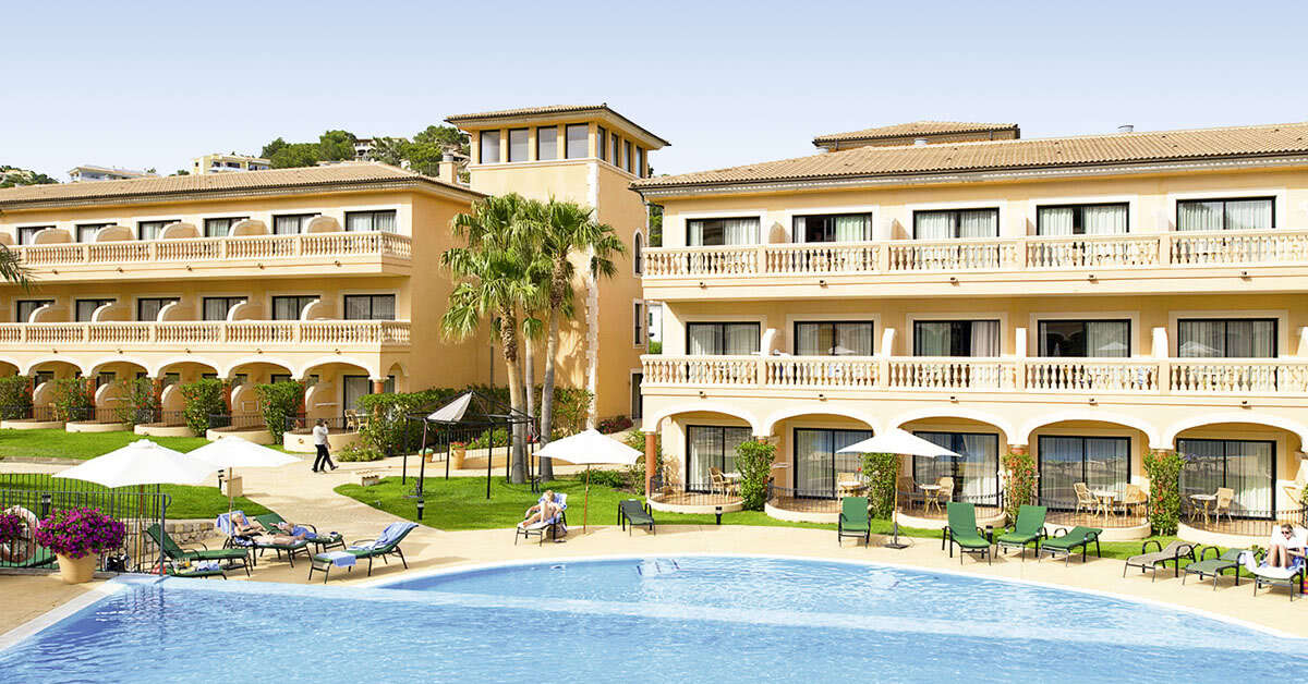 Ein Foto vom Pool im Mon Port Hotel & Spa