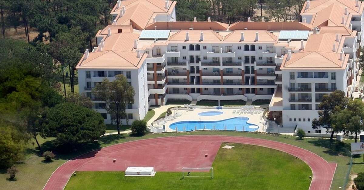 Een foto van het zwembad bij AP Victoria Sports & Beach