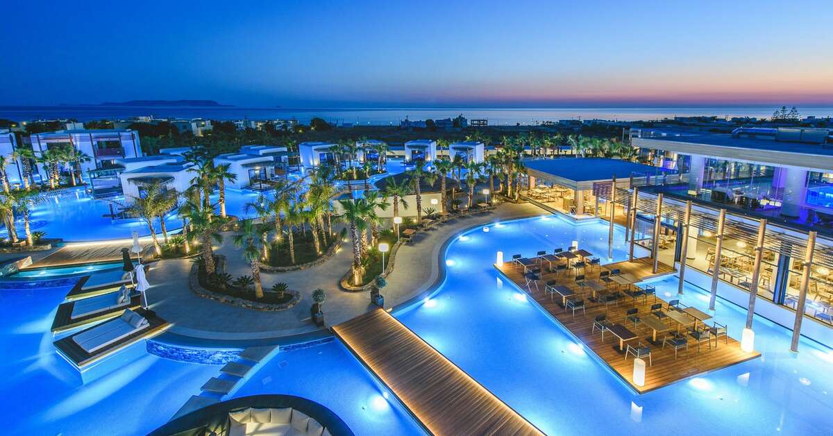 Een foto van het zwembad bij Stella Island Luxury Resort & Spa