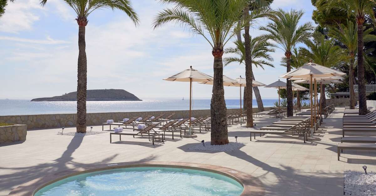 Een foto van het zwembad bij Melia Calvia Beach