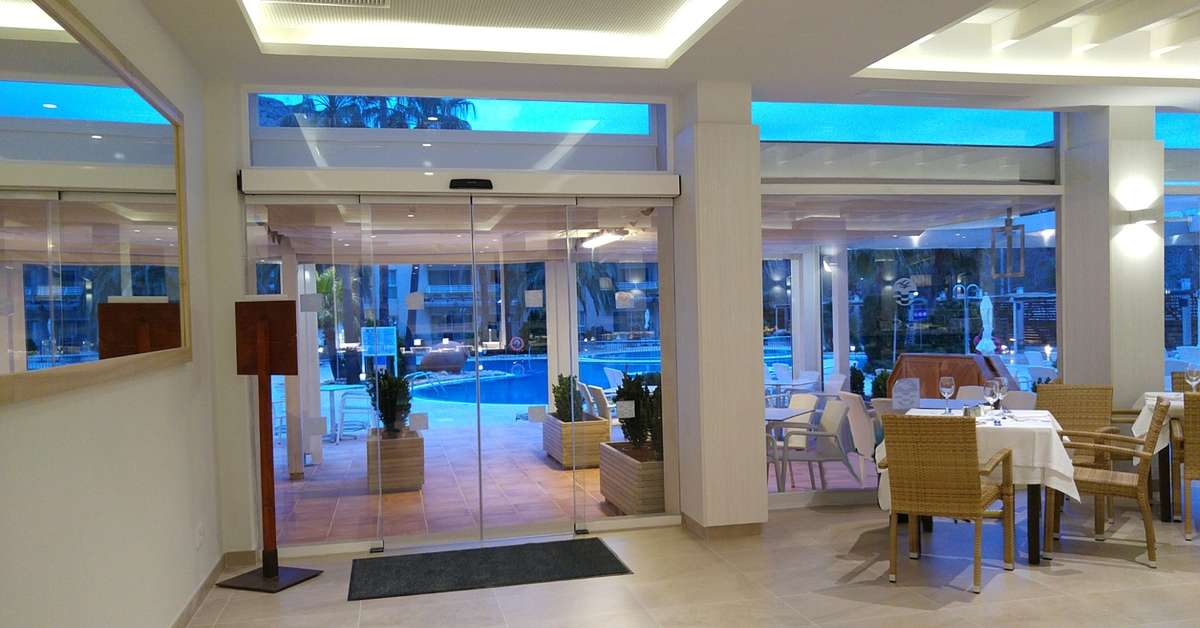 Een foto van de faciliteiten bij Puerto Azul Suite Hotel
