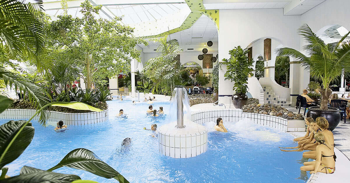 Een foto van het zwembad bij Center Parcs Port Zelande