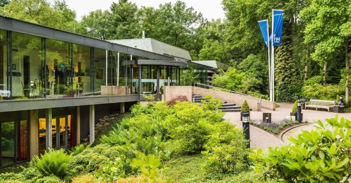 Een foto van de buitenkant van Fletcher Hotel Restaurant Sparrenhorst Veluwe