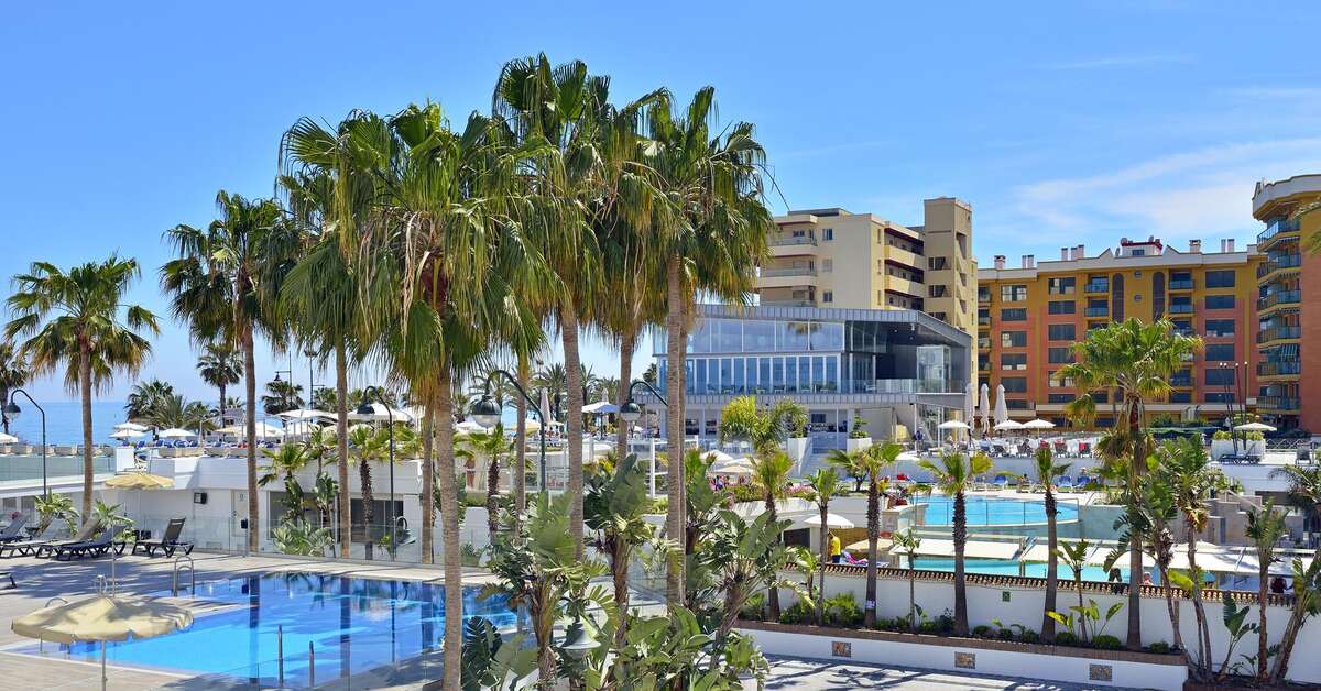 Een foto van het zwembad bij Sol Torremolinos Don Marco