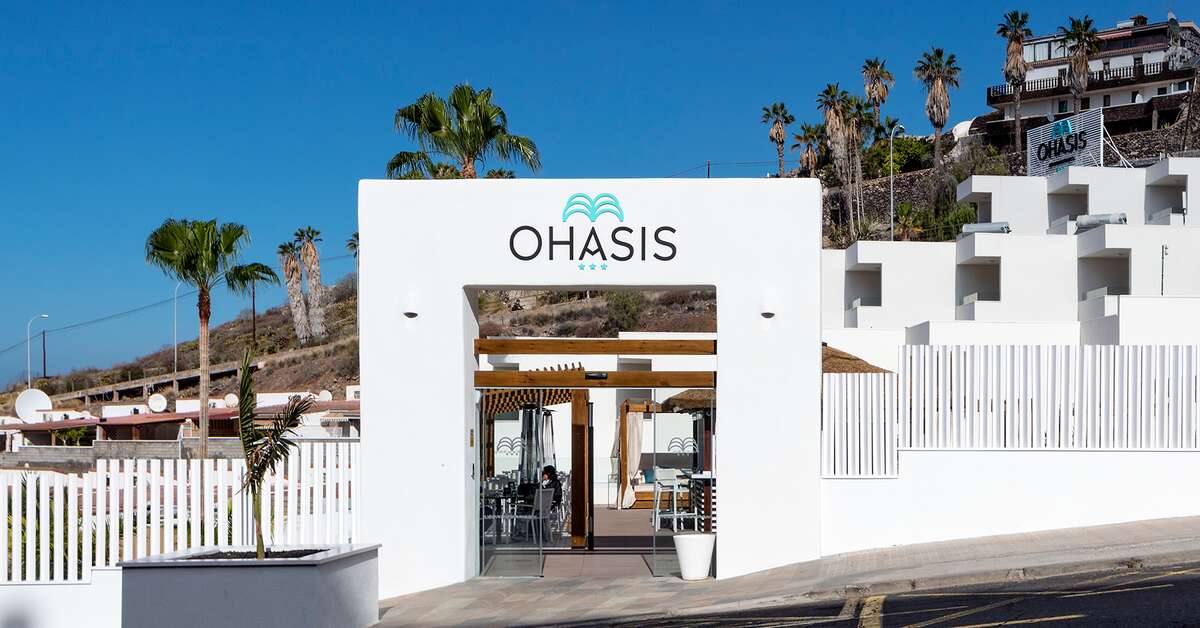 Een foto van de buitenkant van Ohasis Boutique Suites