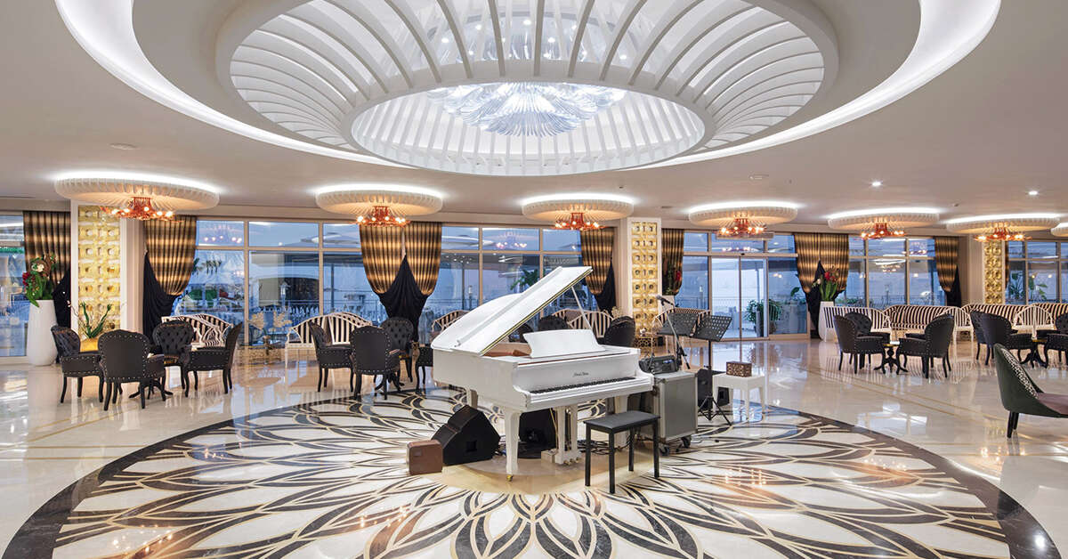 Een foto van het interieur van Granada Luxury Beach