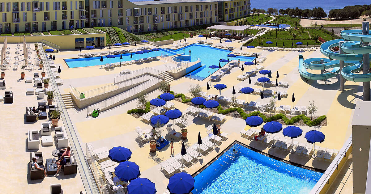 Een foto van het zwembad bij Falkensteiner Hotel Diadora