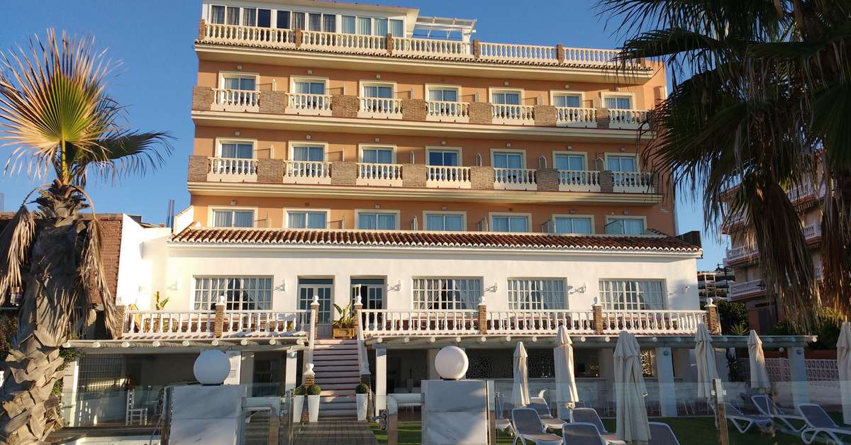 Een foto van de buitenkant van Hotel Santa Rosa