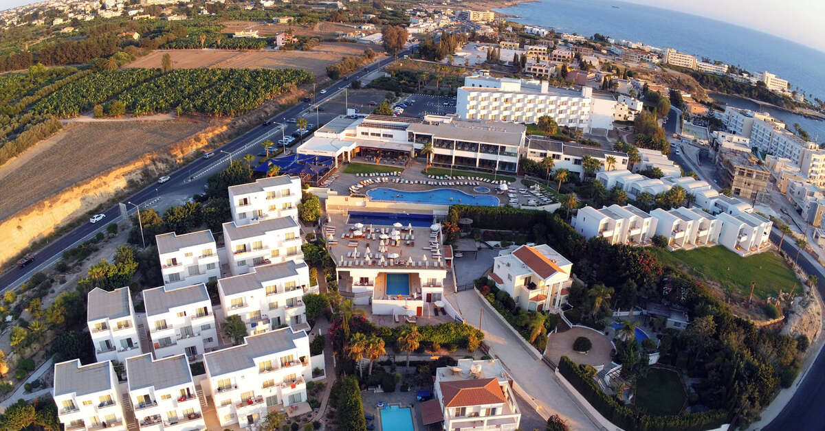 Een foto van Theo Sunset Bay Hotel