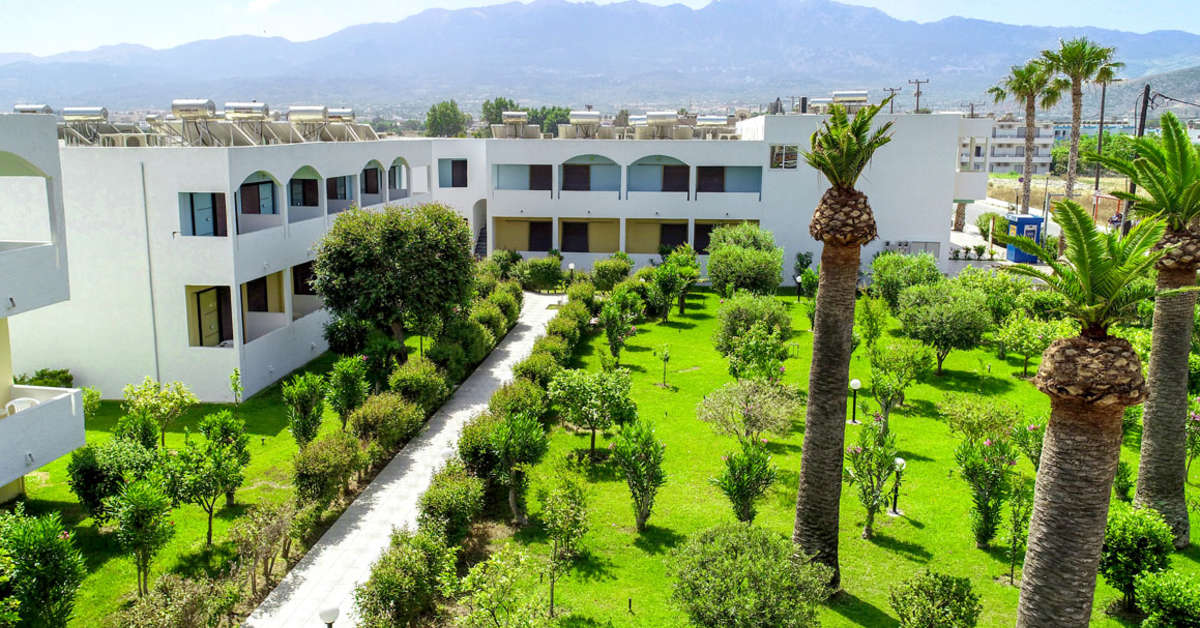Een foto van de buitenkant van Hotel Tropical Sol