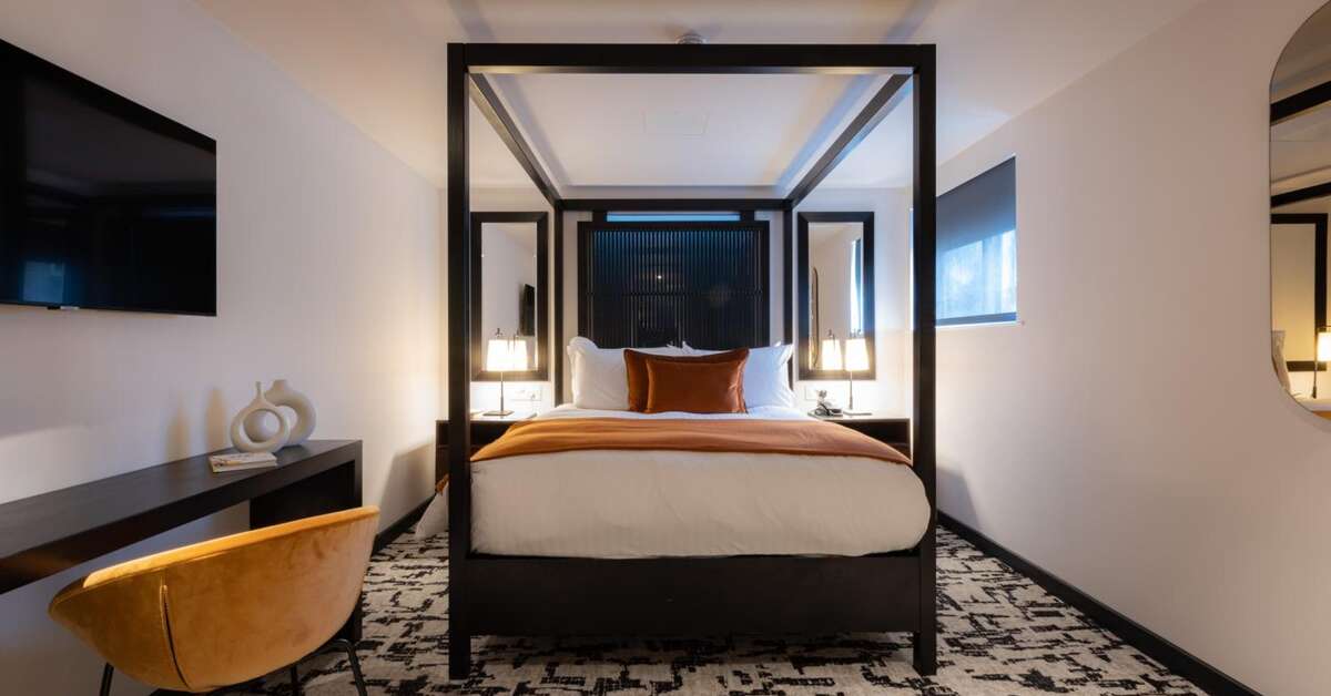Een foto van La Suite West Hotel