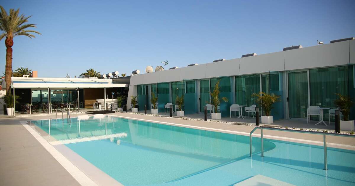 Ein Foto vom Pool im Hotel Nayra