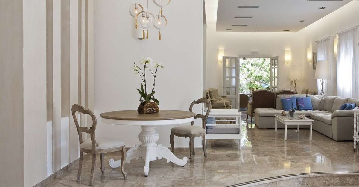Een foto van het interieur van Hotel Kamari Beach