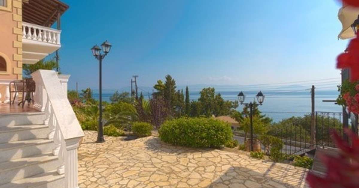 Een foto van het terras bij Lido Corfu Sun Hotel