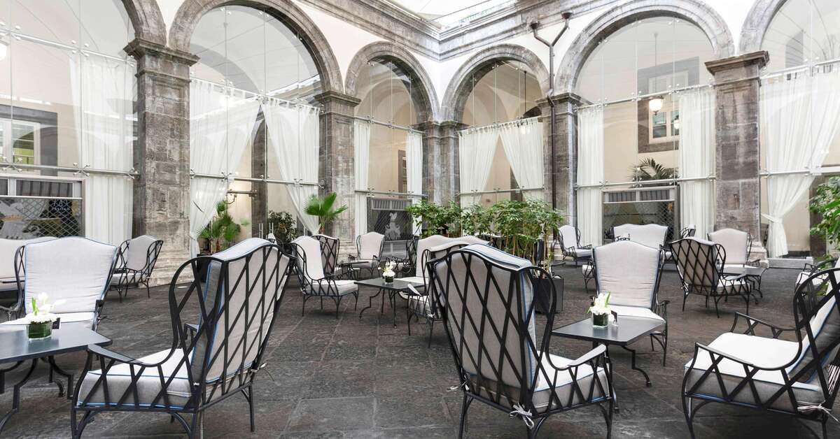 Een foto van Palazzo Caracciolo Napoli