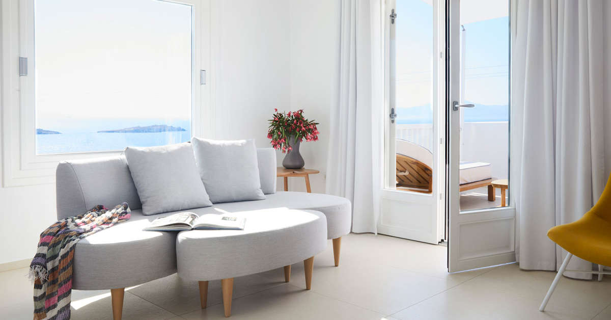 Een foto van het interieur van Myconian Kyma Design Hotel