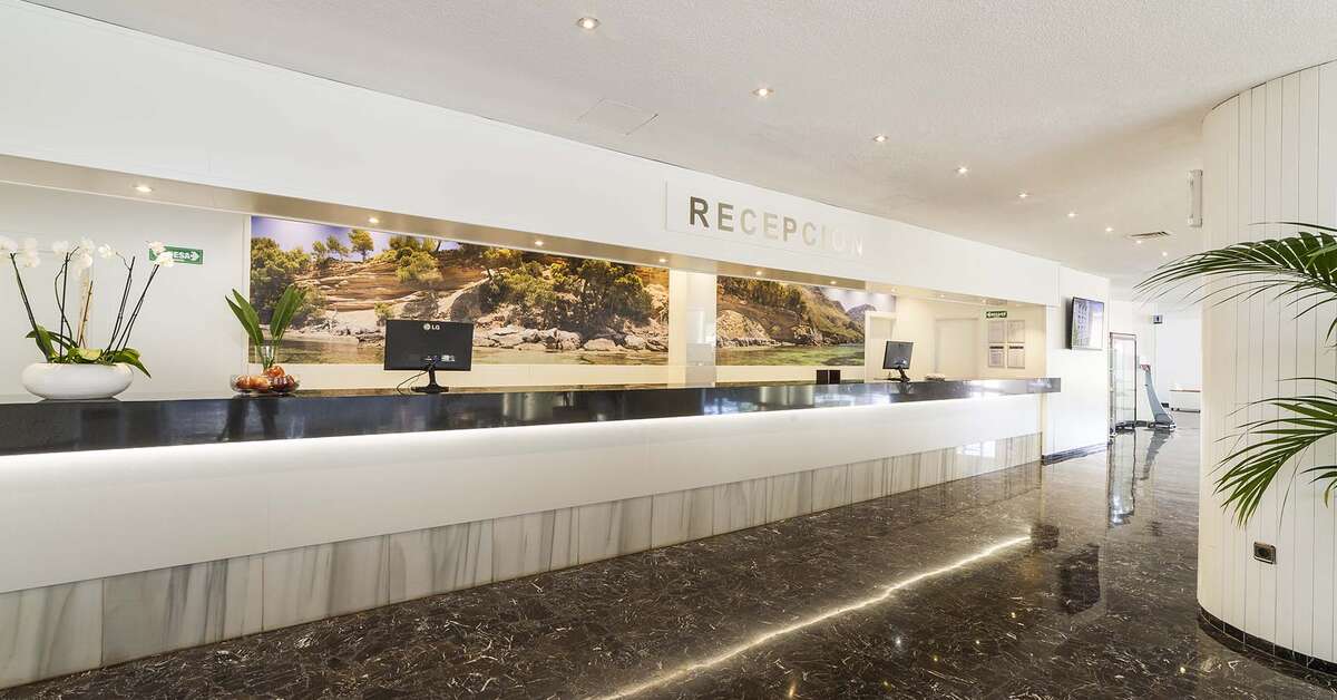 Een foto van het interieur van Globales Mimosa