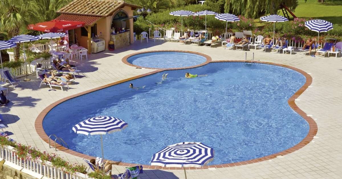 Ein Foto vom Pool im Agrihotel Elisabetta