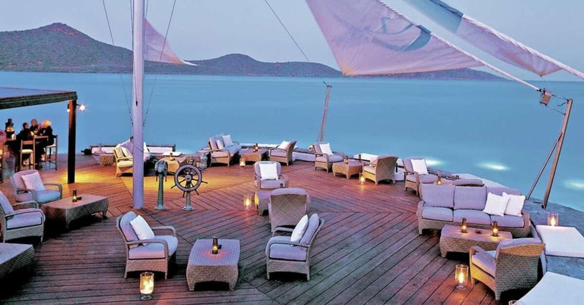 Een foto van het terras bij Elounda Beach Hotel & Villas