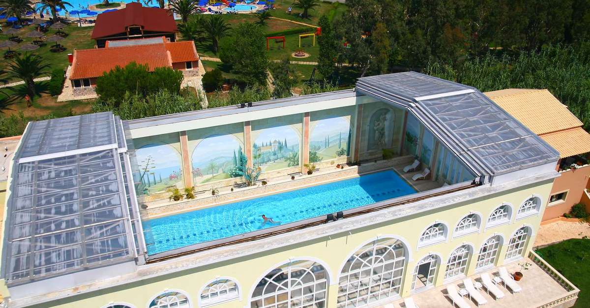 Een foto van het zwembad bij St. George's Bay Country Club & Spa