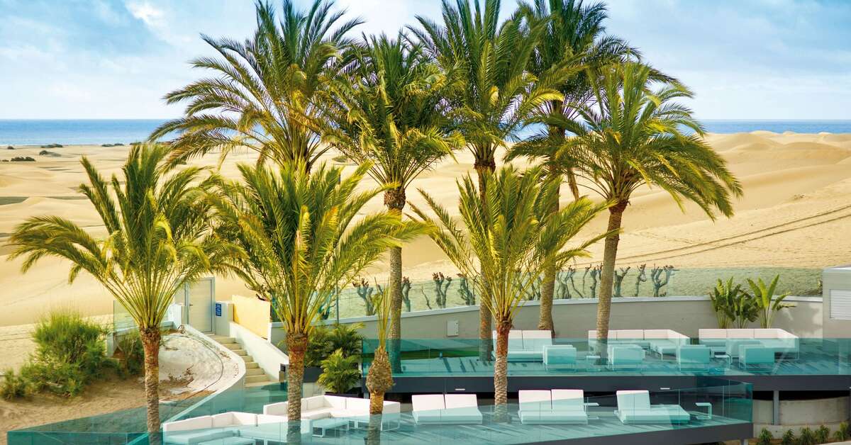 Een foto van het terras bij Santa Monica Suites Hotel