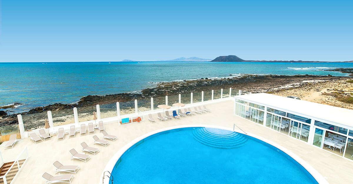 Ein Foto vom Pool im Hotel Boutique Tao Caleta Mar