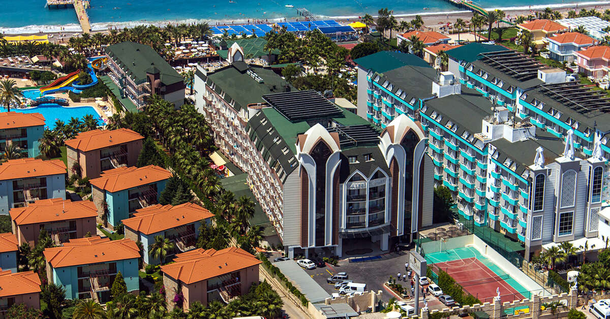 Een foto van de buitenkant van Galeri Resort Hotel
