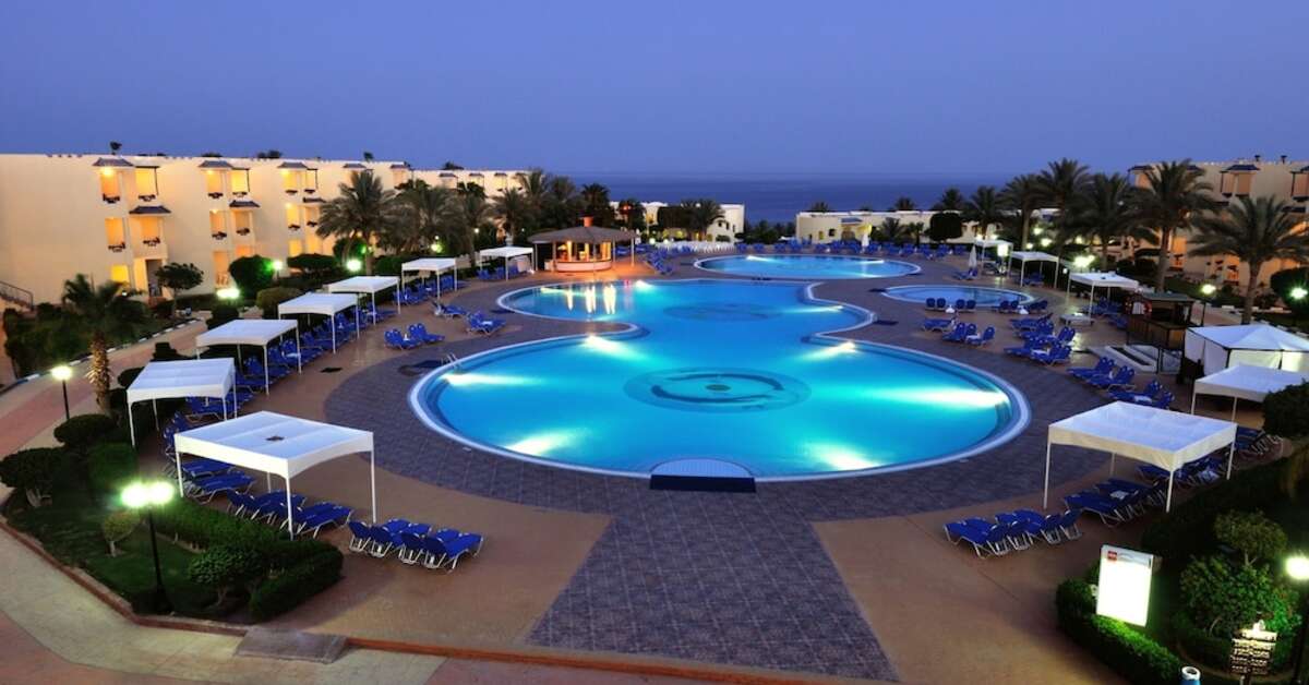 Een foto van het zwembad bij Grand Oasis Resort