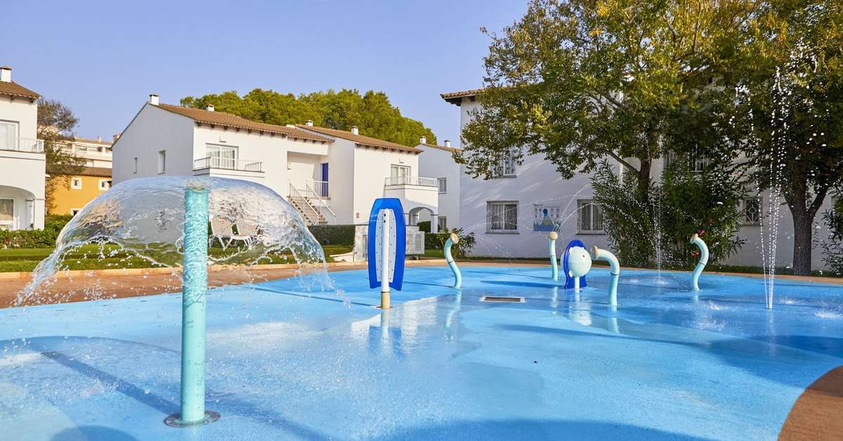 Een foto van het zwembad bij Seaclub Mediterranean Resort