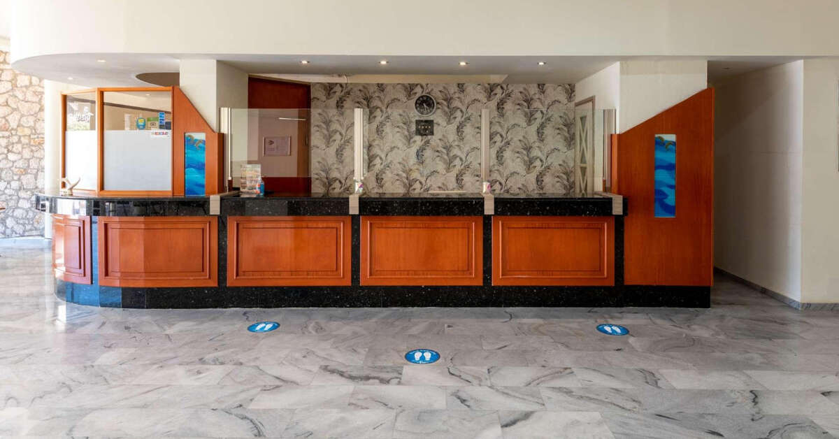 Een foto van het interieur van Delfinia Resort