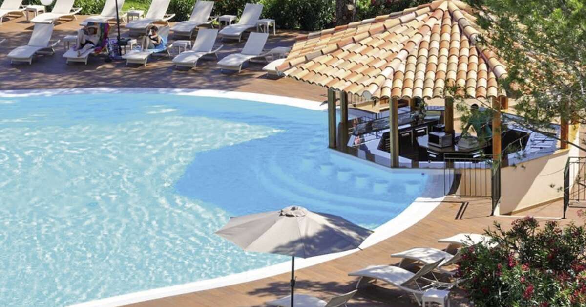 Een foto van het zwembad bij Residence Salina Bay