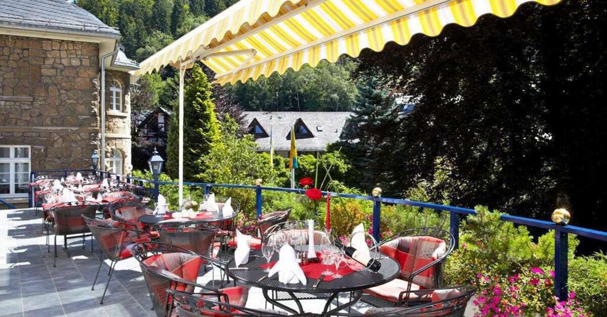 Een foto van het terras bij Ruters Parkhotel
