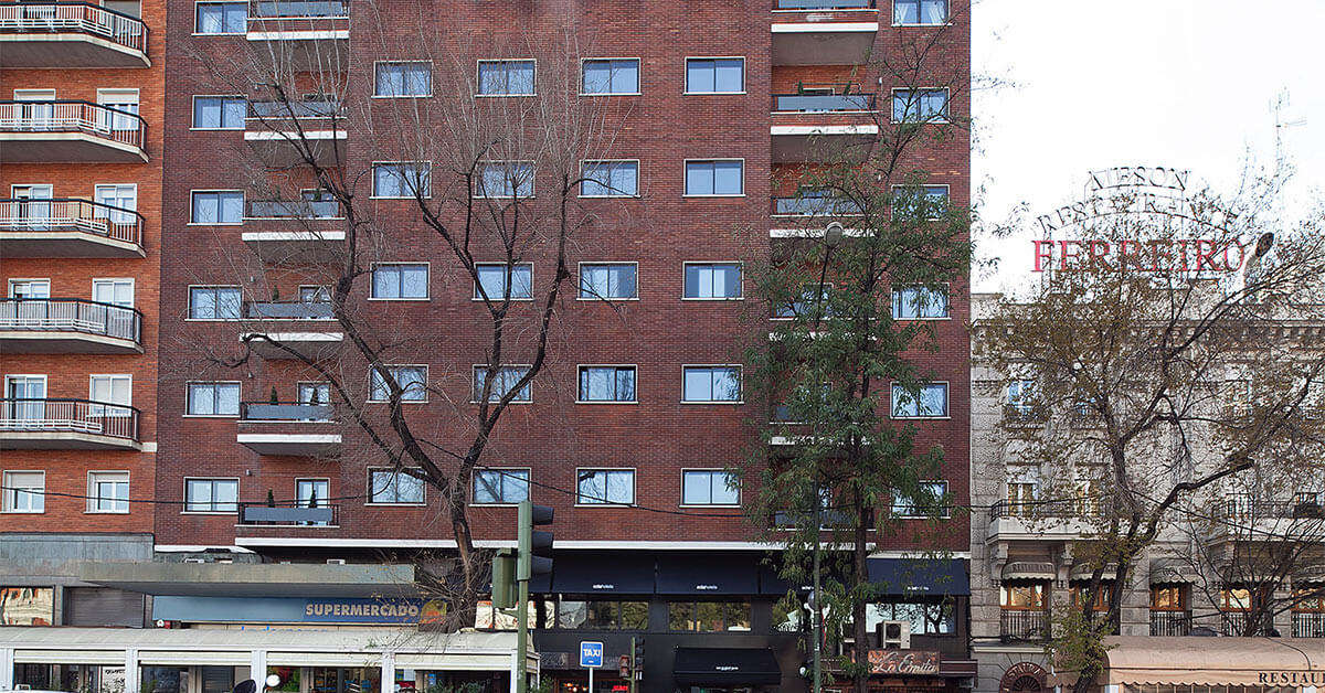 Een foto van de buitenkant van Hotel Acta Madfor