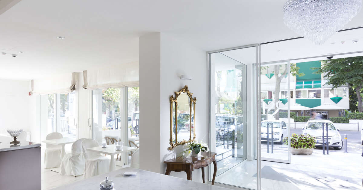 Een foto van het interieur van Rimini Suite Hotel