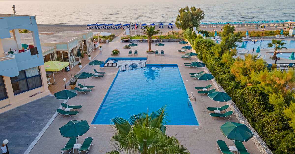 Een foto van het zwembad bij Kathrin Beach Hotel