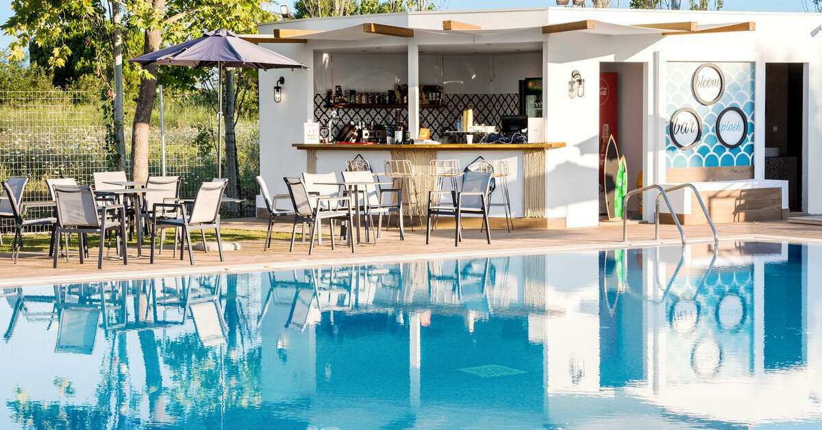 Een foto van het zwembad bij Mythic Summer Hotel