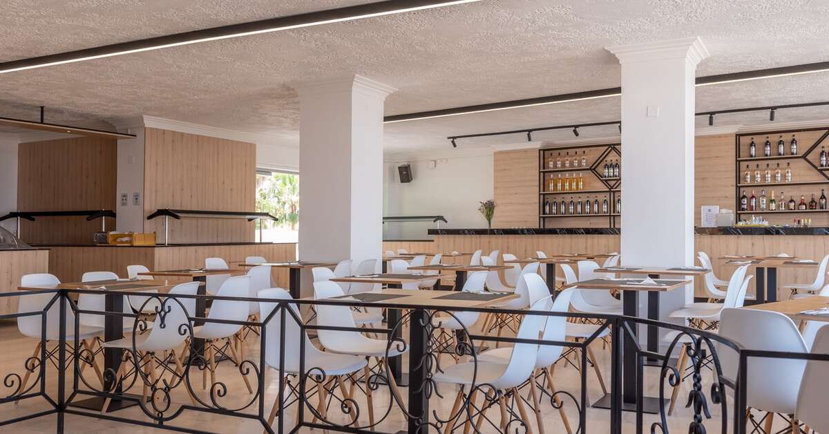 Een foto van de faciliteiten bij Azure Mare Hotel