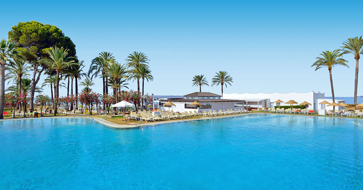 Een foto van het zwembad bij Sol Marbella Estepona Atalaya Park