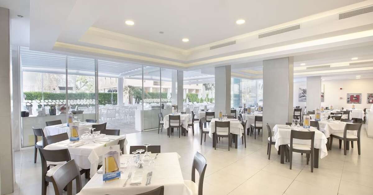 Een foto van de faciliteiten bij Aparthotel Playa de Muro Suites