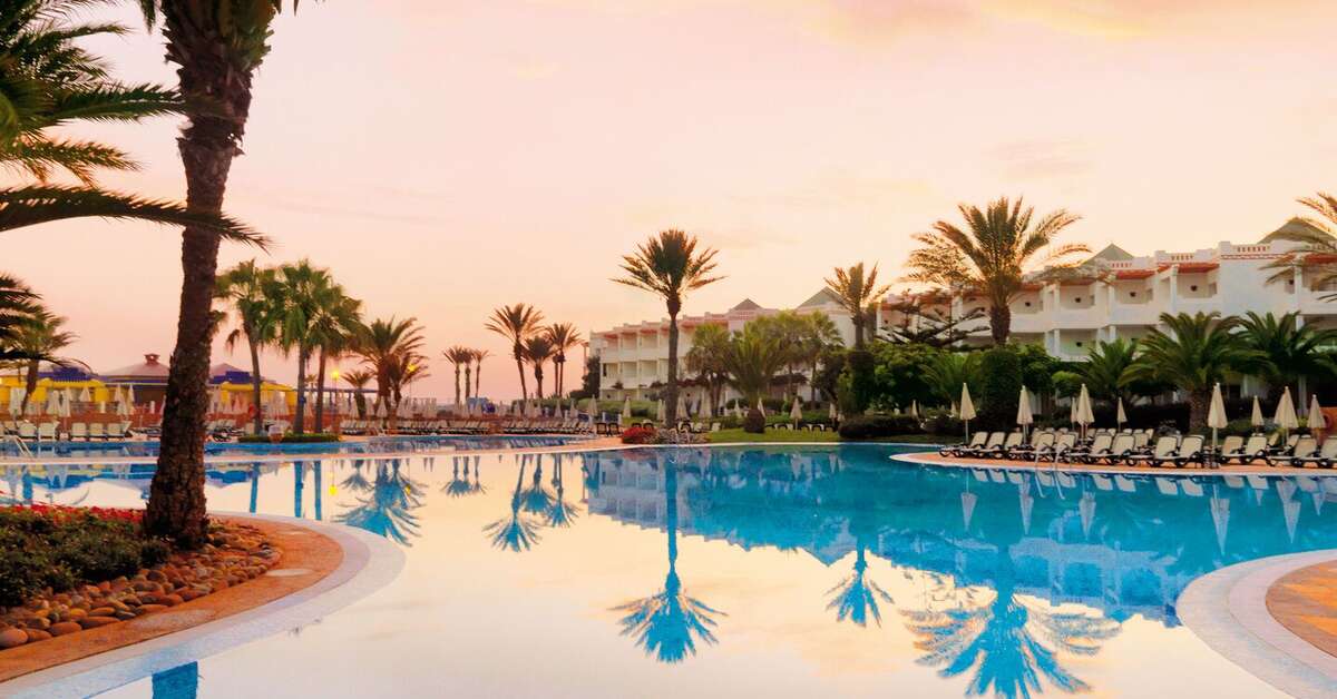 Een foto van het zwembad bij Iberostar Founty Beach