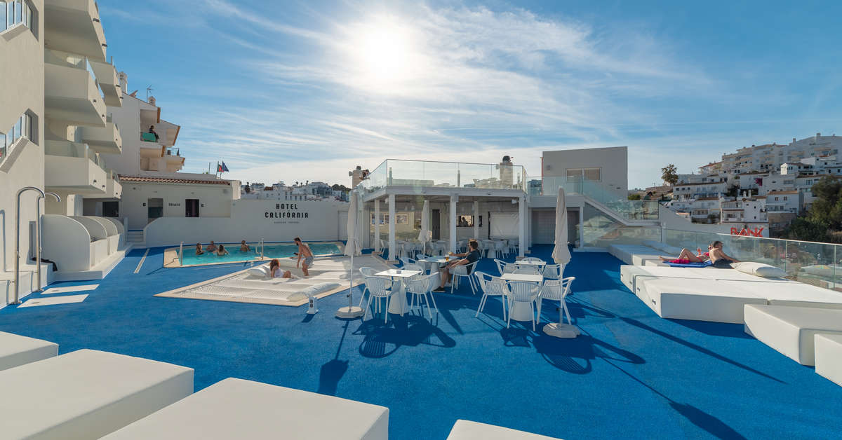 Een foto van het terras bij Hotel Indigo