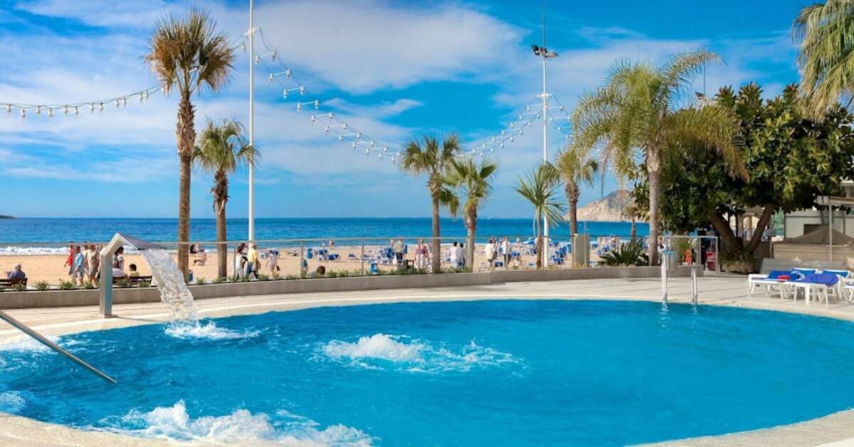 Een foto van het zwembad bij Hotel Cimbel