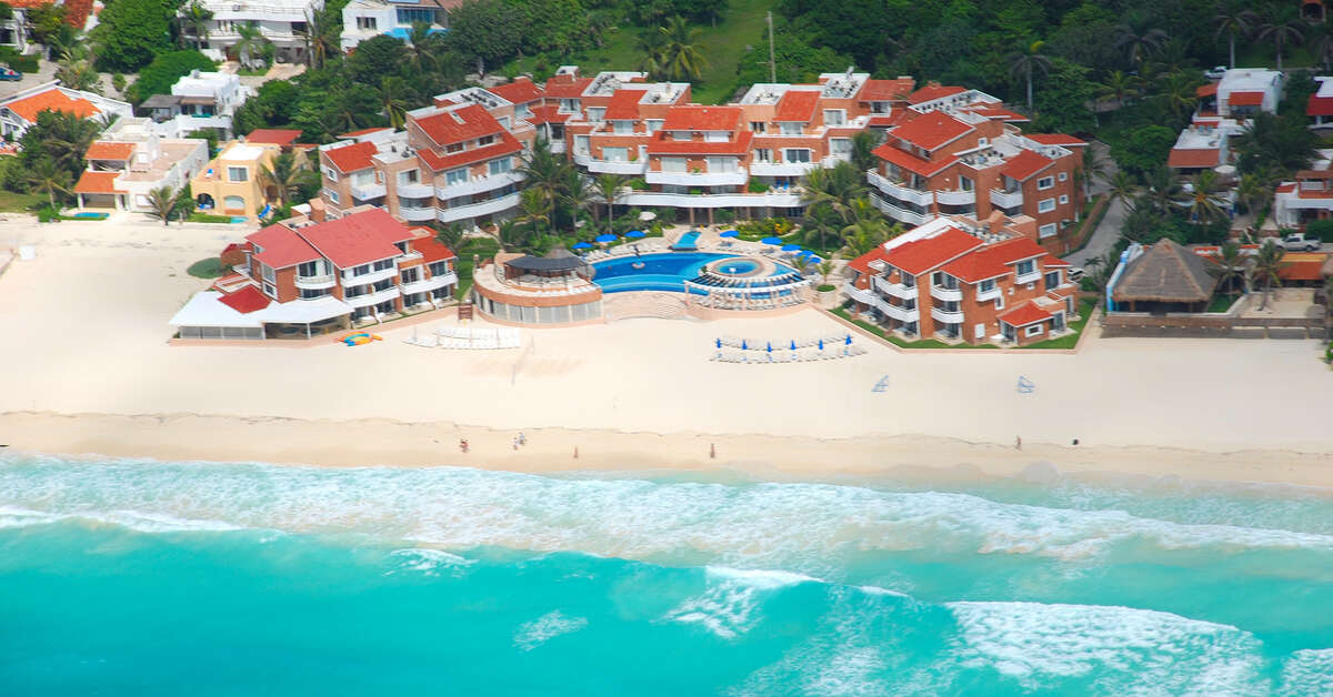 Ein Foto von der Außenansicht des Sunset Fishermen Beach Resort