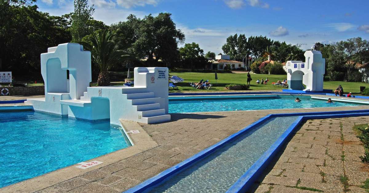 Een foto van het zwembad bij Pedras d'el Rei Resort