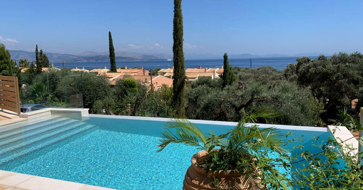 Een foto van het zwembad bij Appartementen La Riviera Barbati