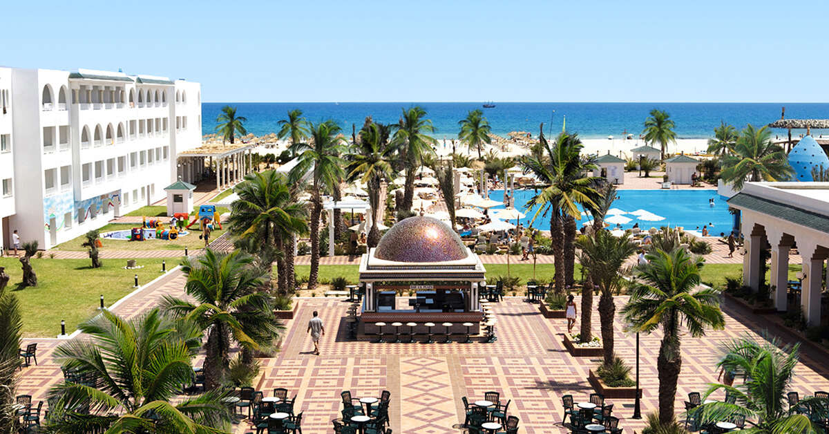 Een foto van het terras bij Occidental Marco Polo