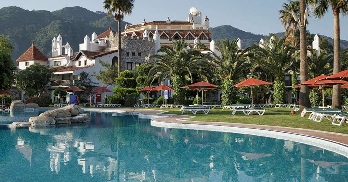 Een foto van het zwembad bij Marti Resort
