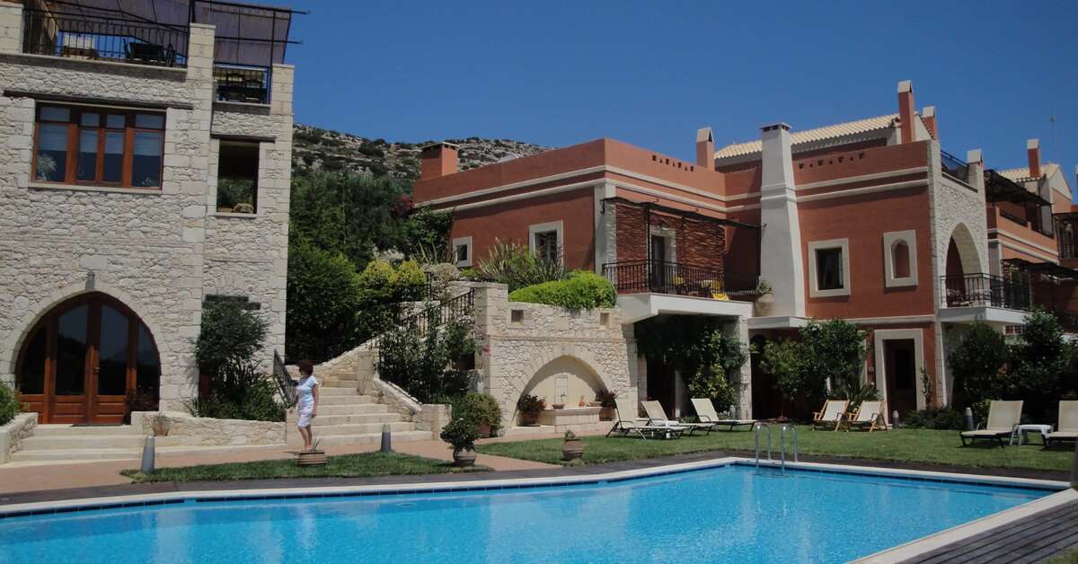 Een foto van het zwembad bij Katalagari Country Suites